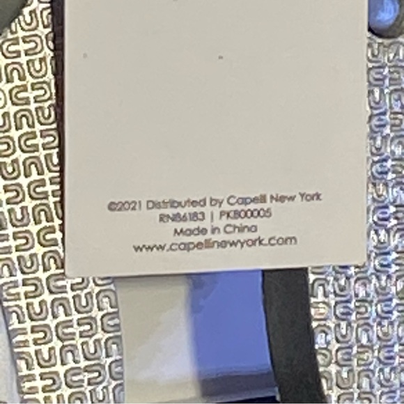 COPY - Price Drop! Capelli New York Flip Flop Comfort Sole Silver Glitter Ladie… - Picture 10 of 13